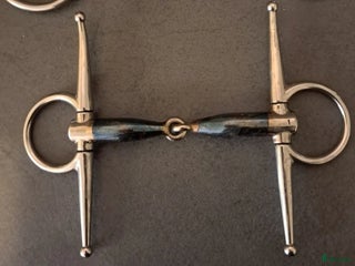 Bett hästutrustning till salu: Sweet Iron med Låsning i Vargön - Annons 24