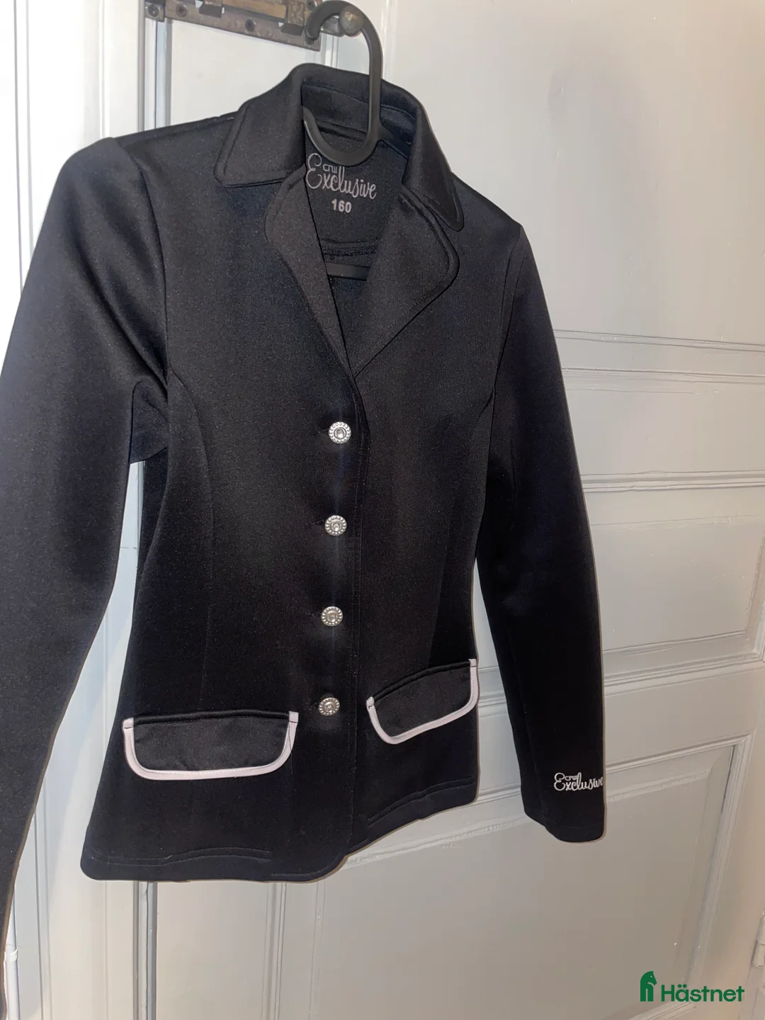 Jackor & Kavajer ryttarutrustning till salu: Super snygg kavaj 😍 i Kalmar - Annons 1