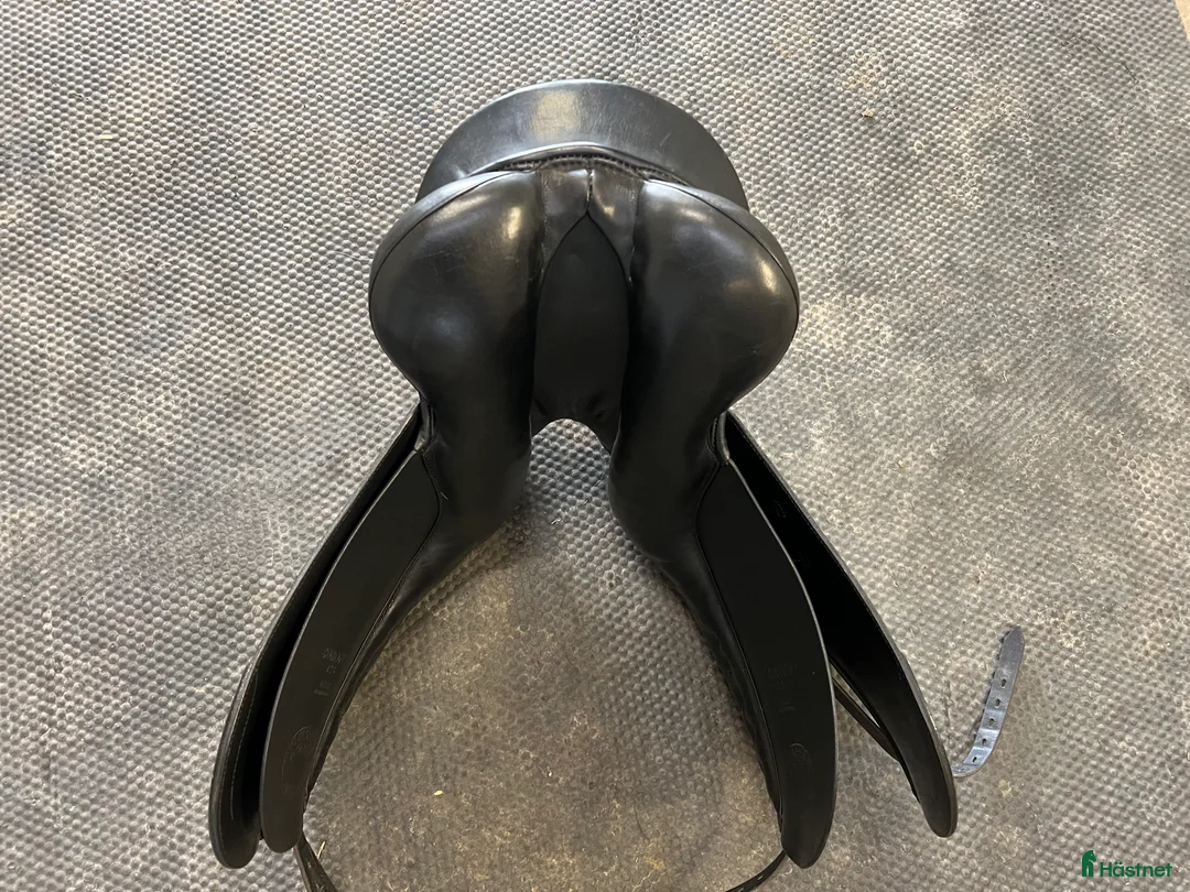 Sadlar hästutrustning till salu: Dressyrsadel - Annons 3