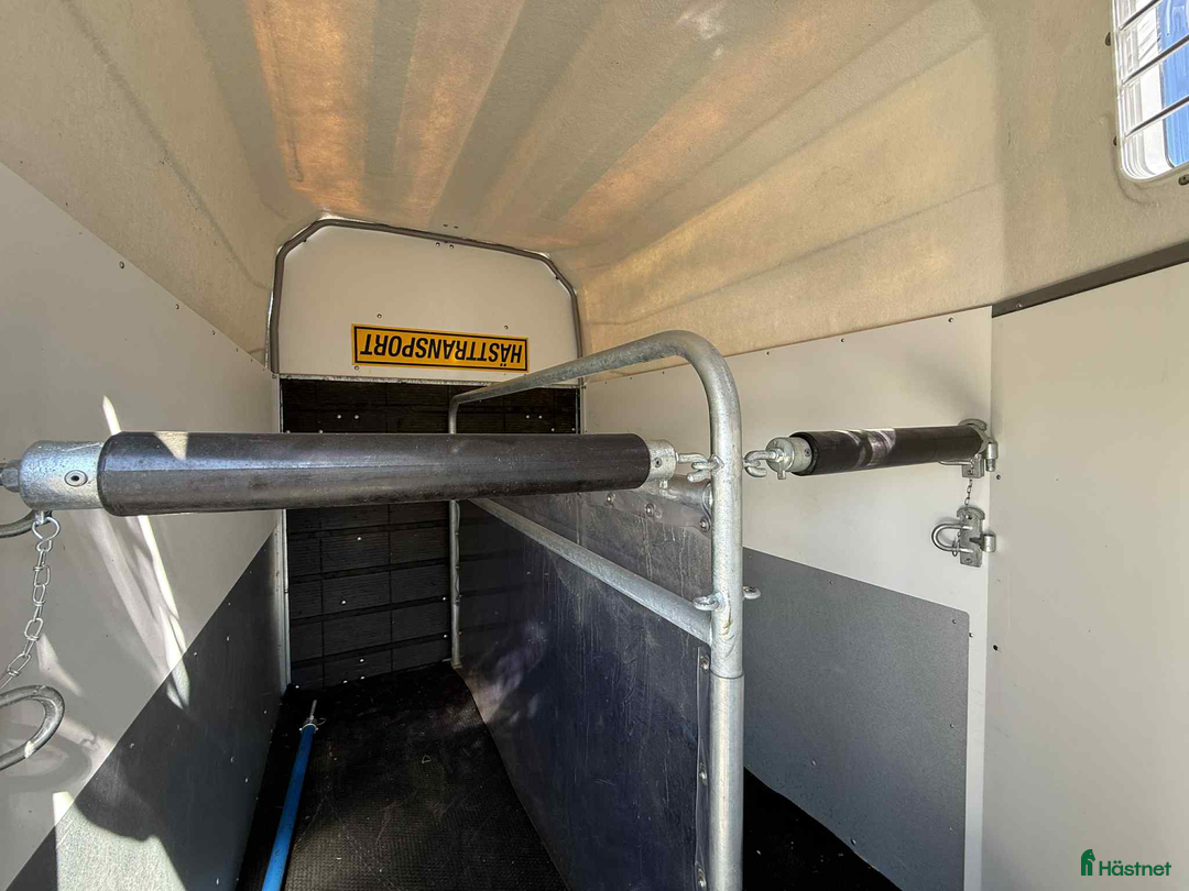 Hästtransporter  fordon & transport till salu: Hästtransport Värmlandsvagnen Classic 660 nyskick! i Köping - Annons 7