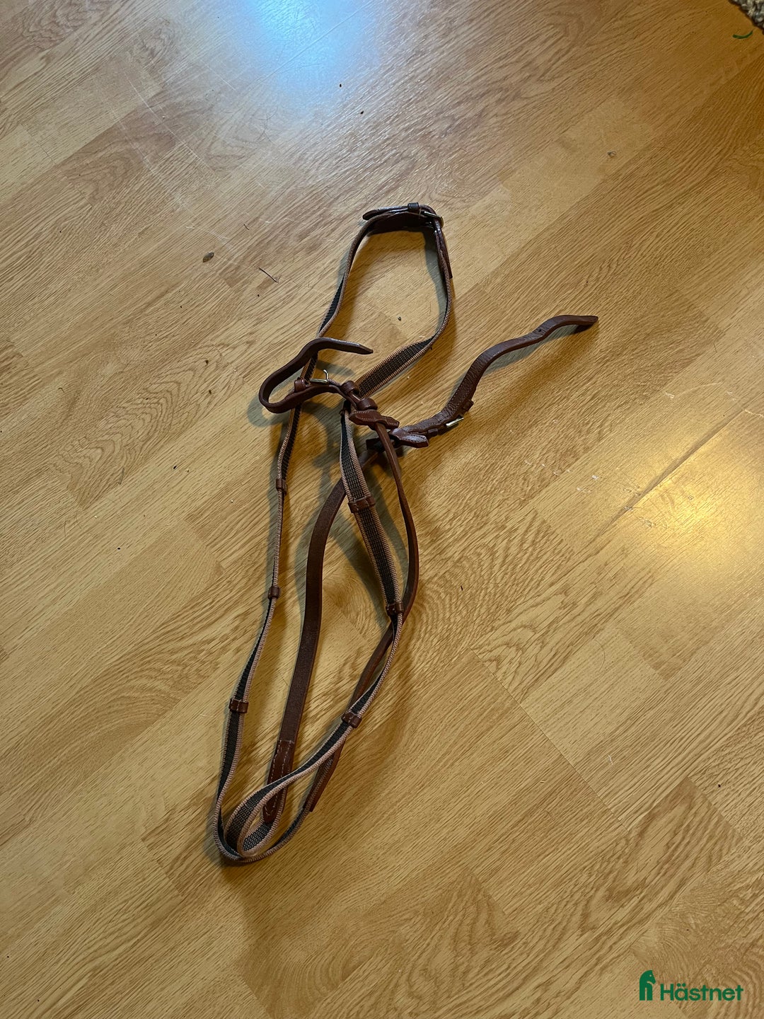 Träns hästutrustning till salu: Bruna vävribbtyglar cob i Segmon - Annons 1