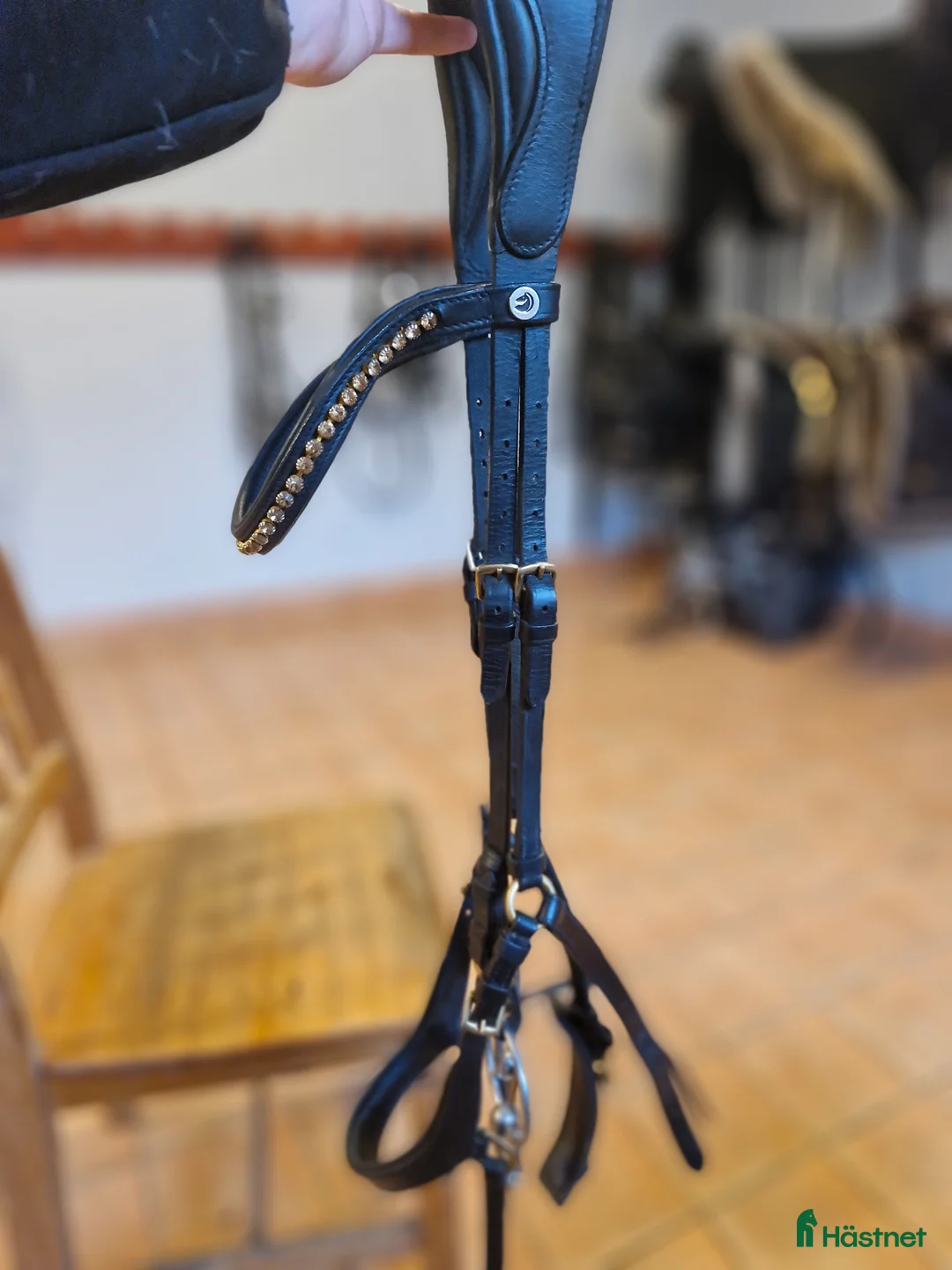 Träns hästutrustning till salu: Fint svart träns! - Annons 1