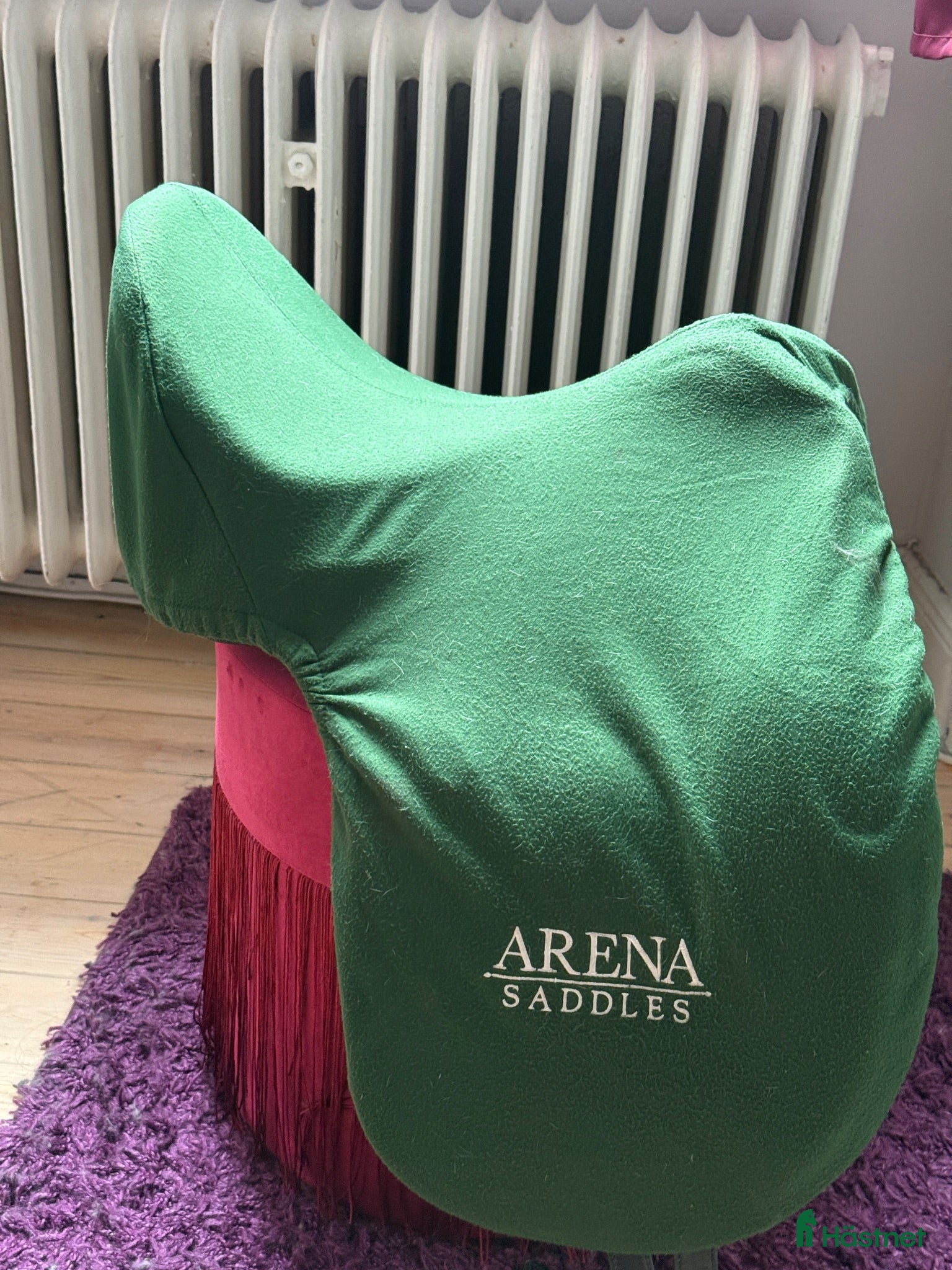 Sadlar hästutrustning till salu: Arena Bates  - Annons 1