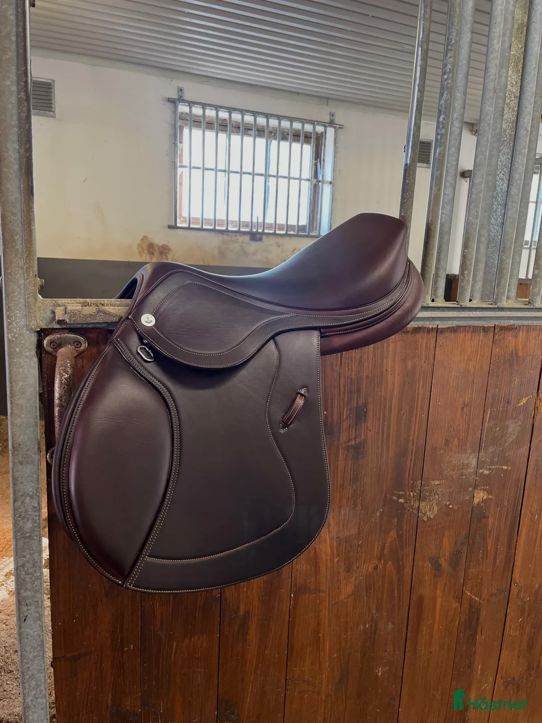 Sadlar hästutrustning till salu: LIPPO ECCELENTE 17,5 - Annons 1