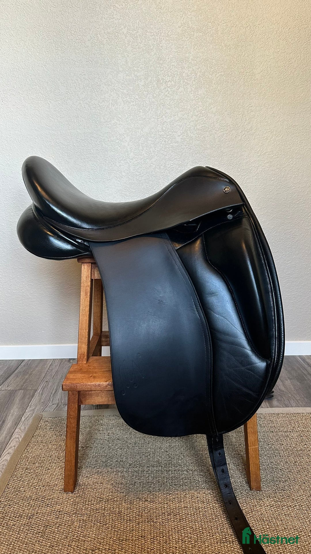 Sadlar hästutrustning till salu: Morris & Nolan Dressyrsadel i Veddige - Annons 2