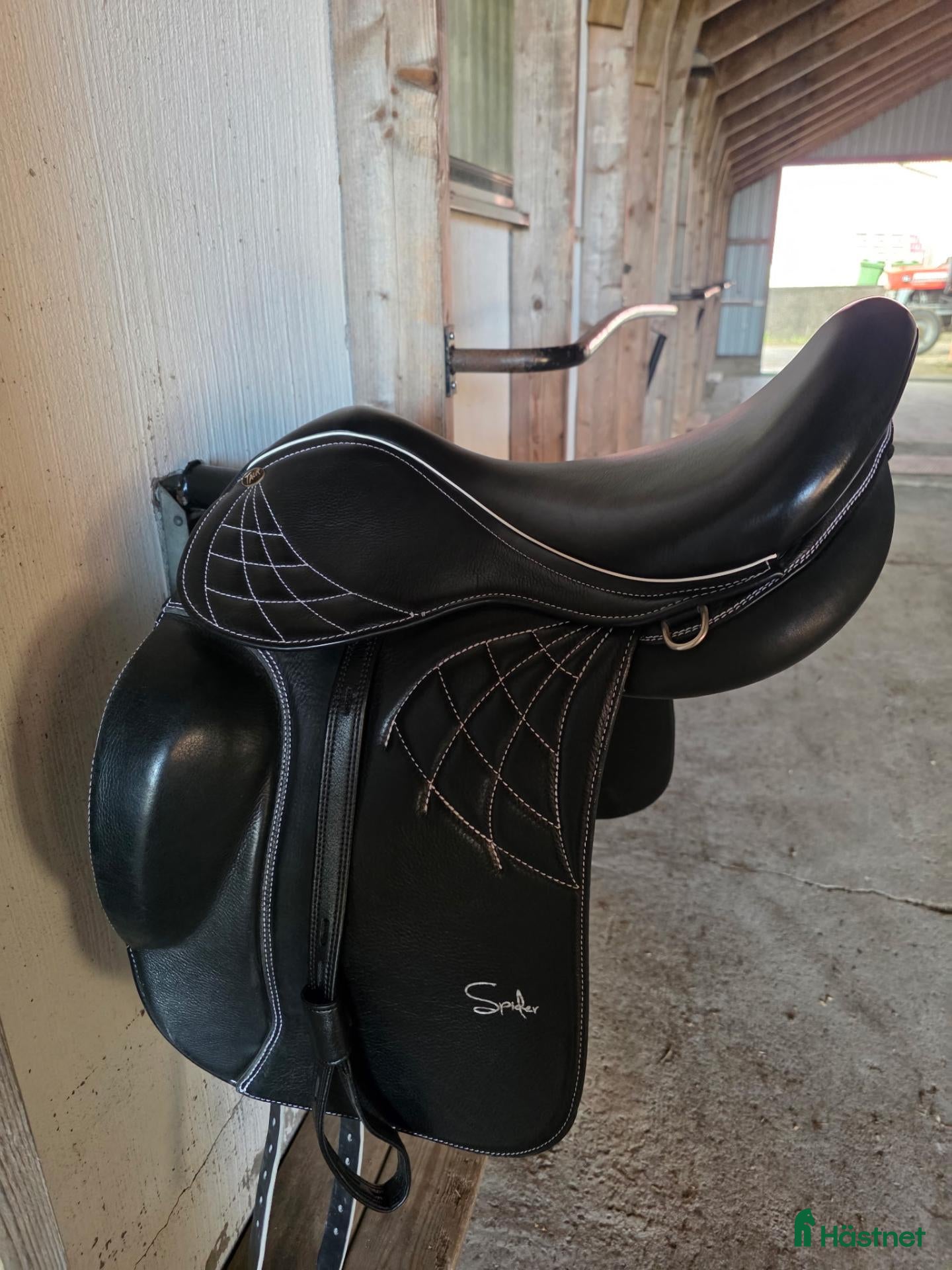 Sadlar hästutrustning En väldigt fin Taur Spider sadel - Annons 4