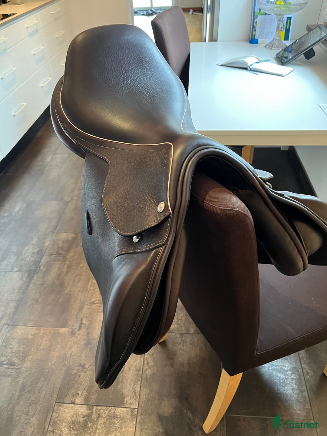 Sadlar hästutrustning till salu: Kemnevall hoppsadel i Asarum - Annons 2