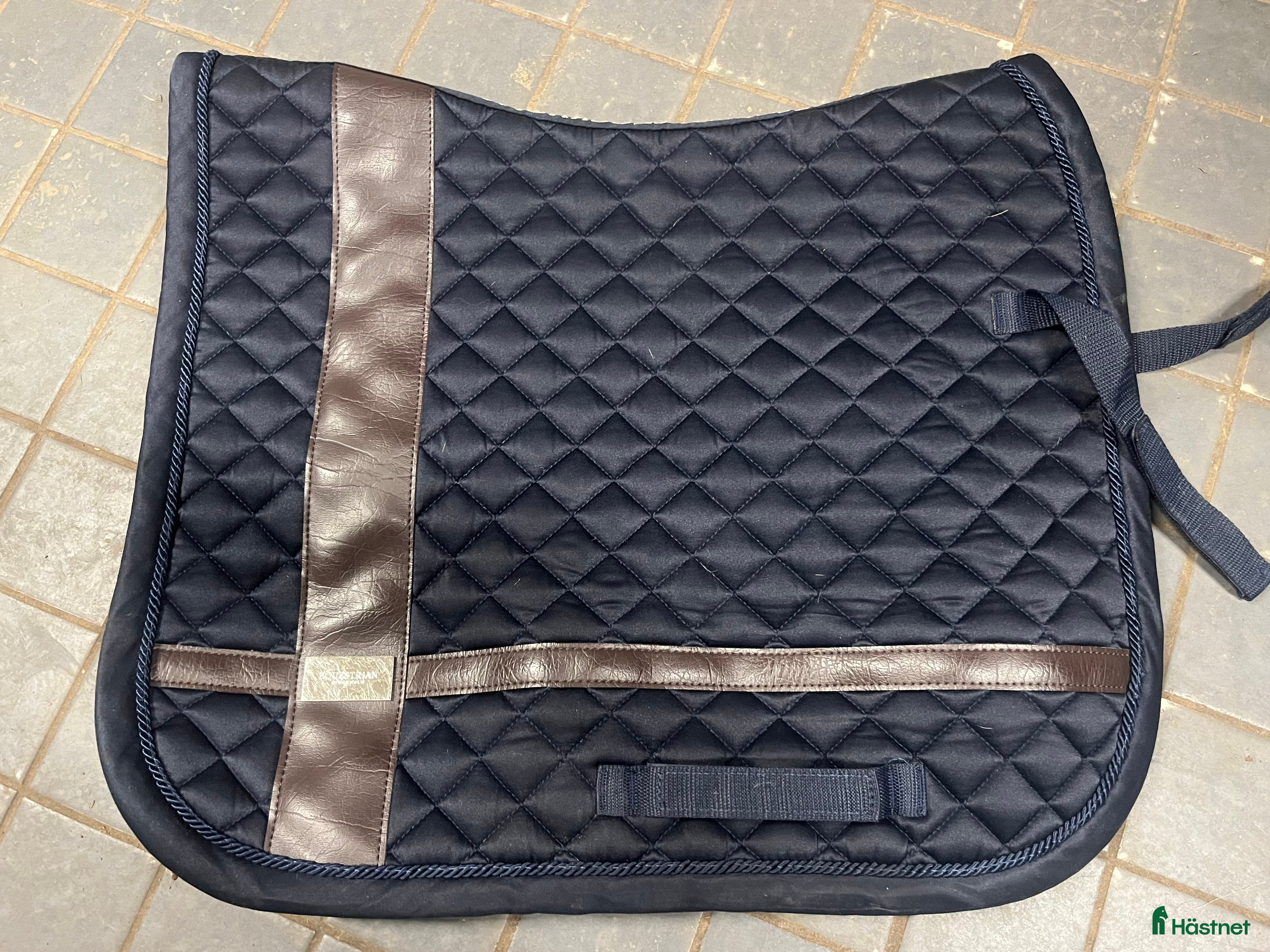 Schabrak & Vojlockar hästutrustning till salu: Equstrian Stockholm cob / dressyr ny skick  i Älvkarleby - Annons 22