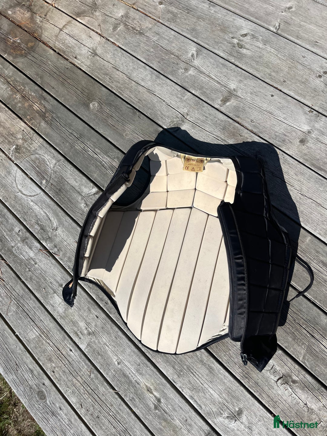 Säkerhetsvästar ryttarutrustning till salu: Racesafe väst i Nacka - Annons 3