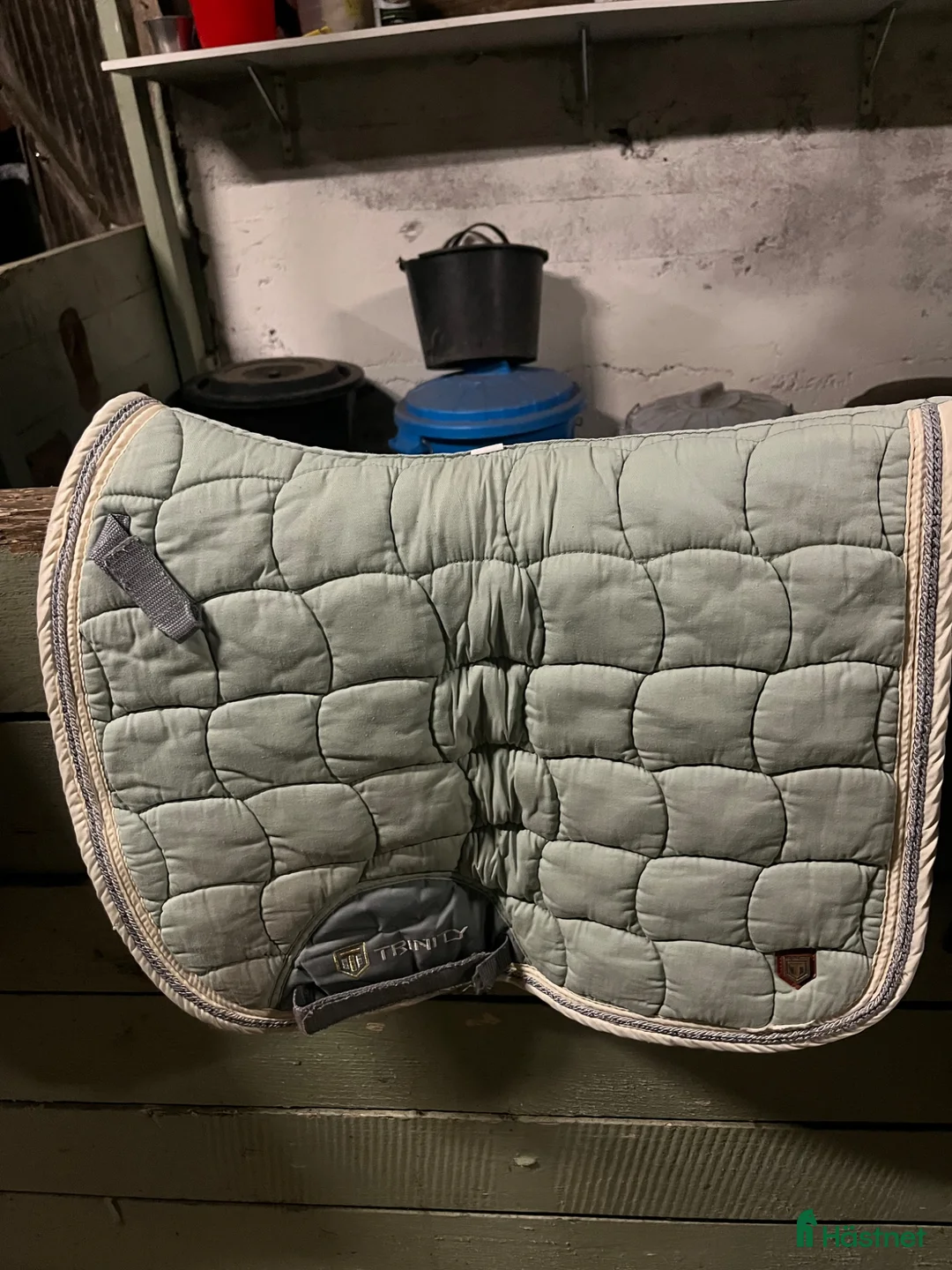 Schabrak & Vojlockar hästutrustning till salu: Tre schabrak - Annons 2