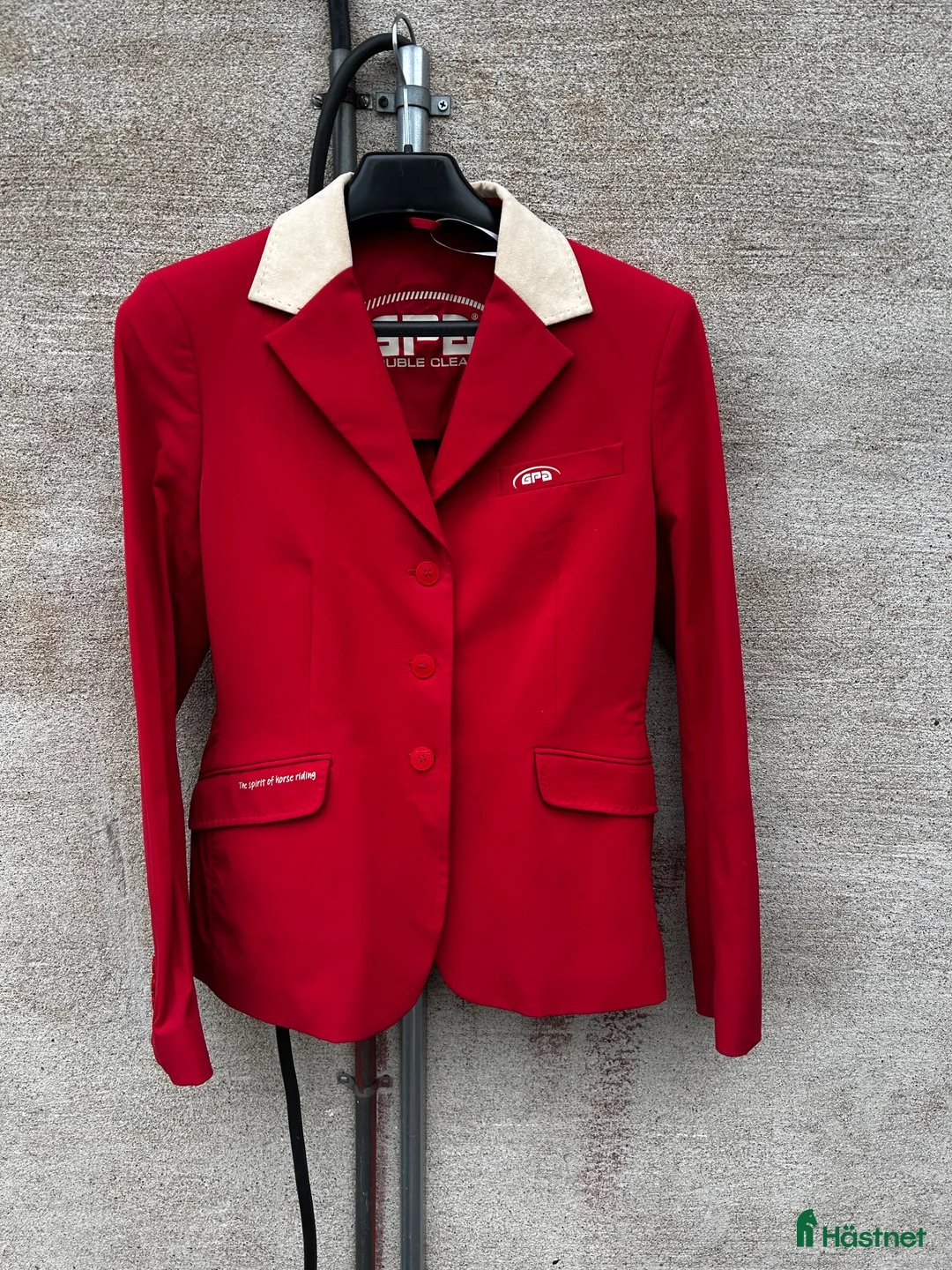 Hjälmar ryttarutrustning till salu: Ridhjälm Charles Owen, tävlingskavaj GPA, Equipage i Enköping - Annons 5