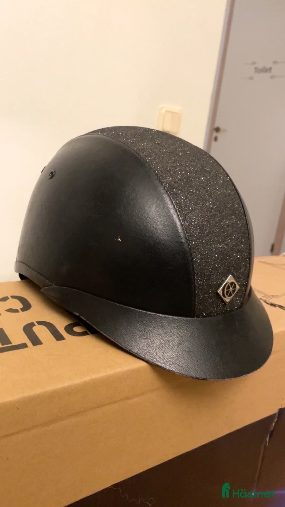 Täcken hästutrustning till salu: Stort parti hästsaker och 2 hjälmar i Borås - Annons 8