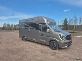 Hästlastbilar fordon & transport till salu: Meetingbuss I nyskick med Stuterinredning årsm 24- - Annons 2