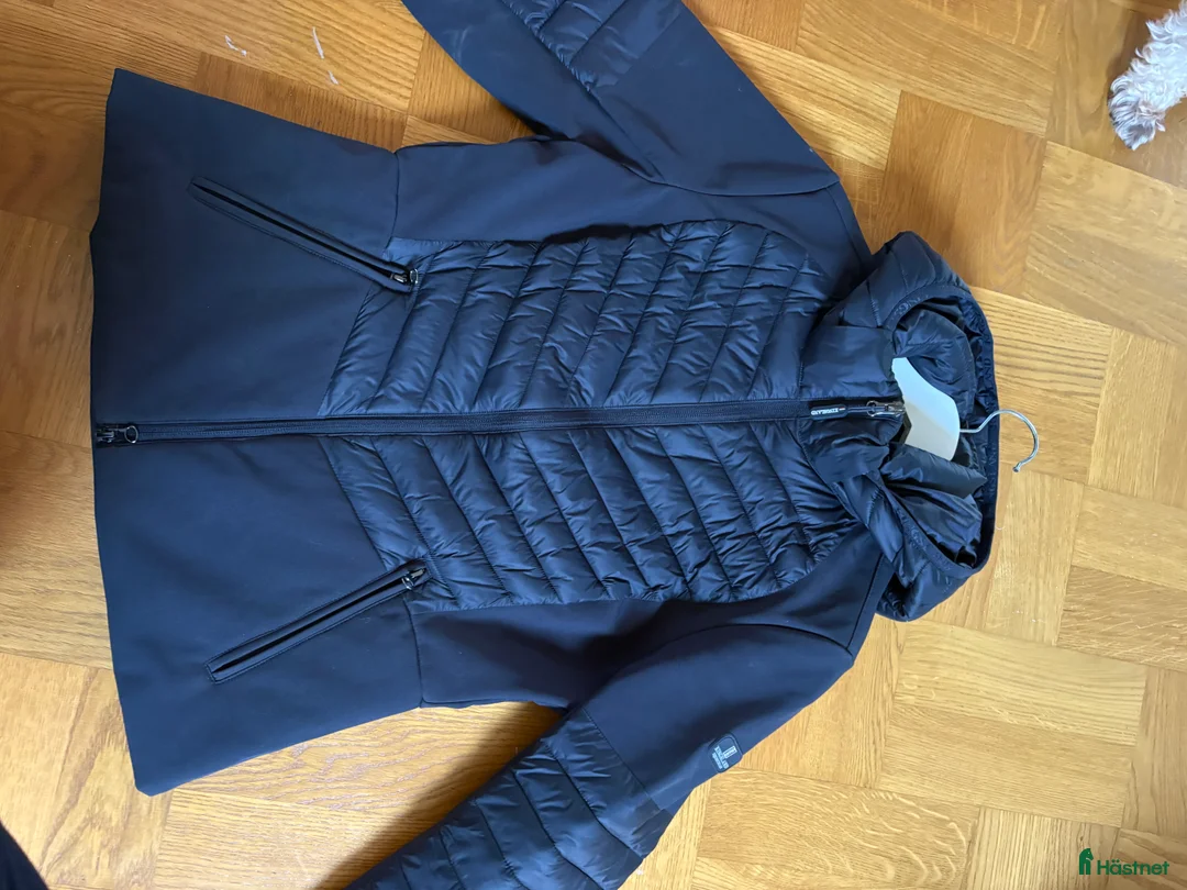 Jackor & Kavajer ryttarutrustning till salu: Kingsland hybrid jacka  i Eskilstuna - Annons 2