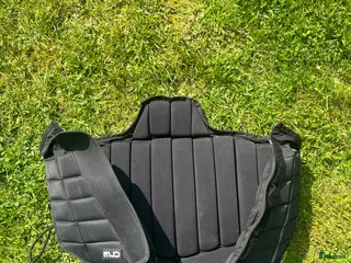 Säkerhetsvästar ryttarutrustning till salu: Säkerhetsväst XS i Uppsala - Annons 3