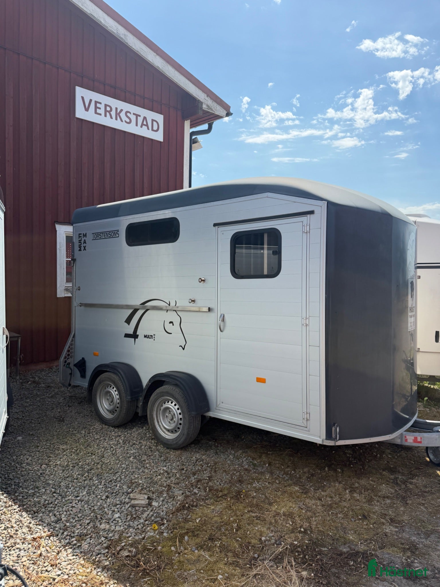Hästtransporter  fordon & transport till salu: Cheval multimax -21 stor justerbar Sadelkammare  - Annons 8