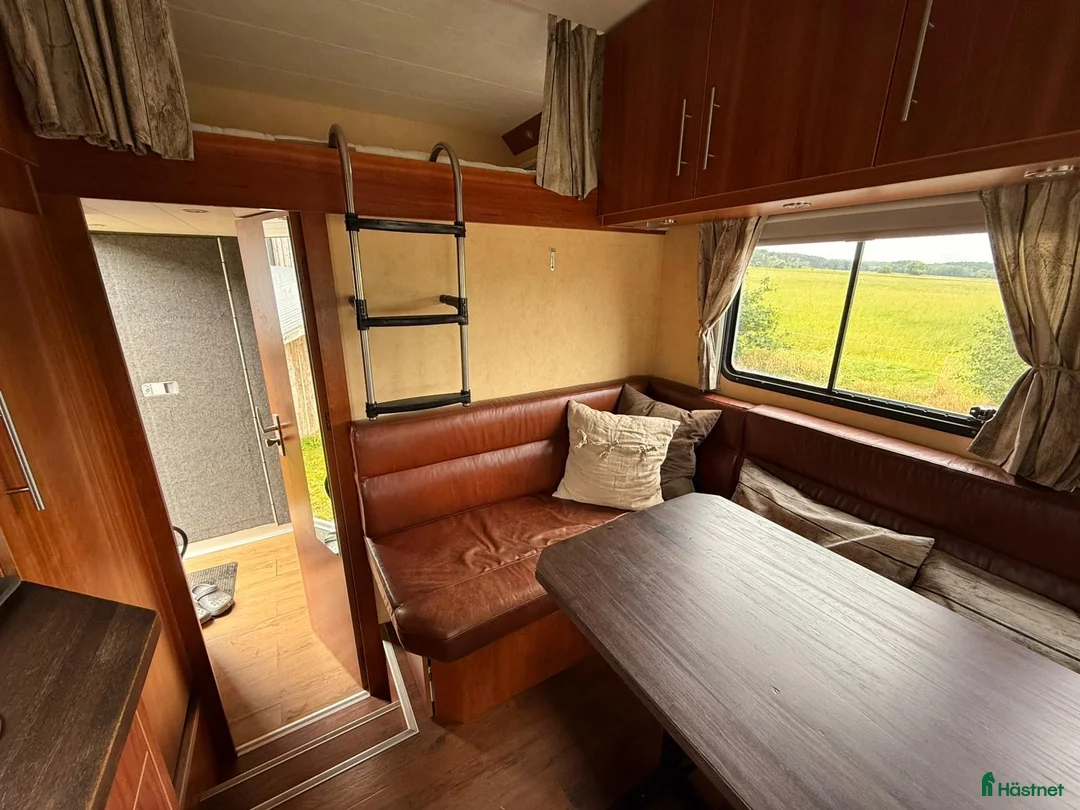 Hästlastbilar  fordon & transport till salu: PRISSÄNKT! JWR hästlastbil med bodel i Blentarp - Annons 4