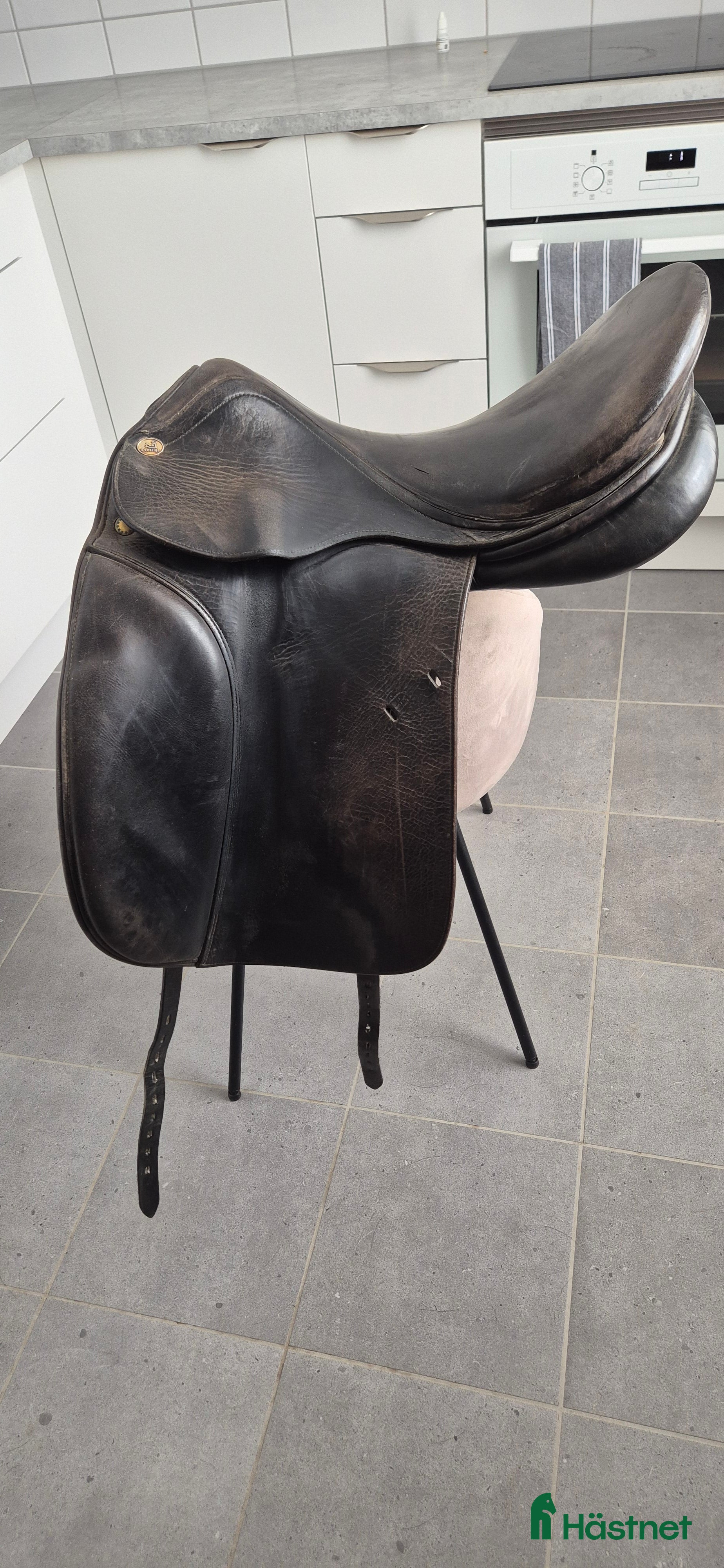 Sadlar hästutrustning till salu: Prestige dressyrsadel 17' i Anderslöv - Annons 4