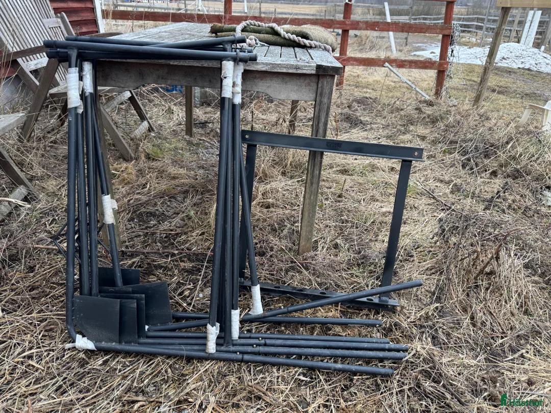 Stallinredning, stängsel & gård övrig utrustning till salu: Täckeshängare  - Annons 2