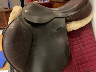 Sadlar hästutrustning till salu: Omstoppad kalvskinnssadel till salu i Stockholm - Annons 7