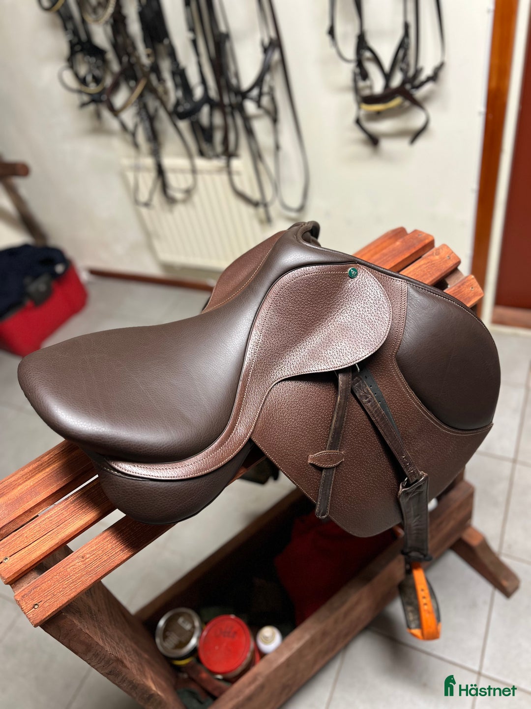 Sadlar hästutrustning till salu: Brun Arena Jump 17’ hoppsadel  i Långaryd - Annons 5