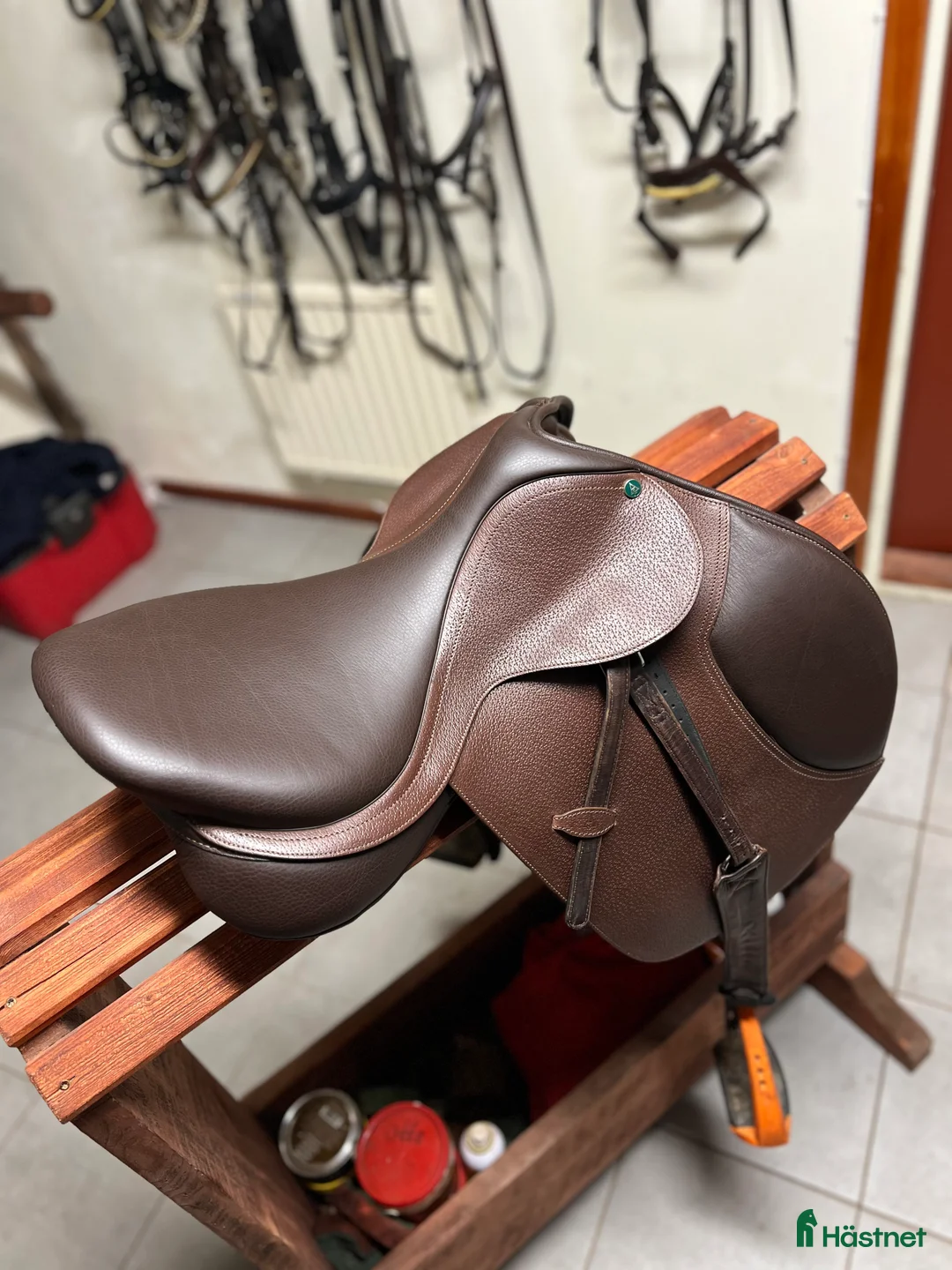Sadlar hästutrustning till salu: Brun Arena Jump 17’ hoppsadel  i Långaryd - Annons 5