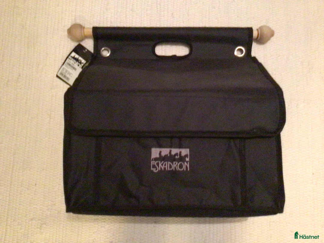 Övrig utrustning övrig utrustning till salu: Eskadron boxväska i Lund - Annons 1