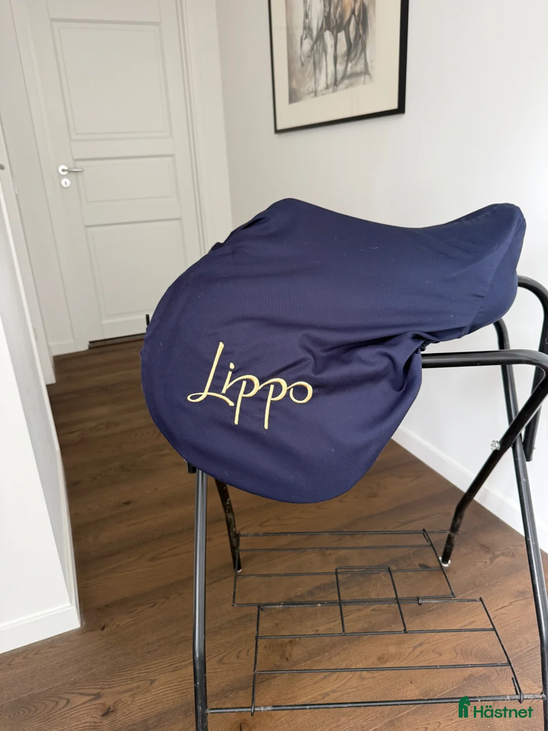 Sadlar hästutrustning till salu: Ny Lippo Enzo 16,5” M - Annons 6