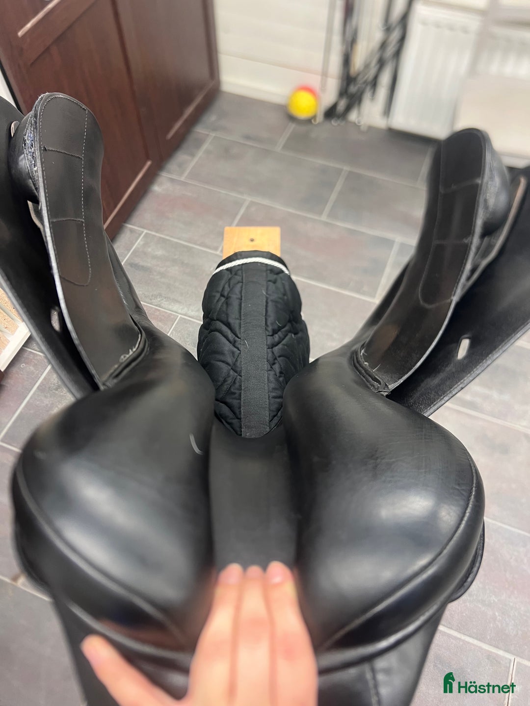 Sadlar hästutrustning till salu: Celine hoppsadel  i Jordbro - Annons 5