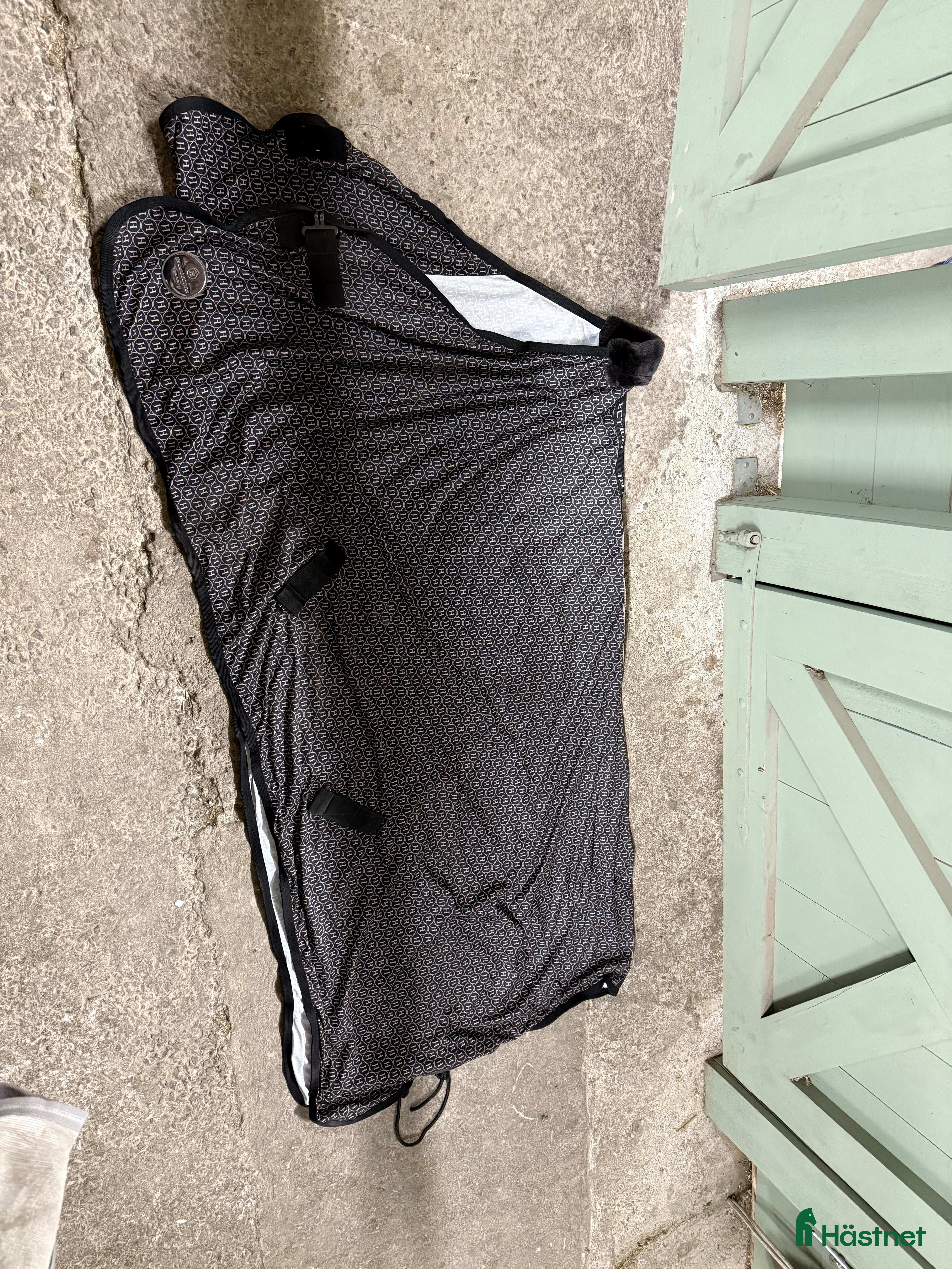 Täcken hästutrustning till salu: Blandade hästtäcken sto 160-165 i Nora - Annons 9