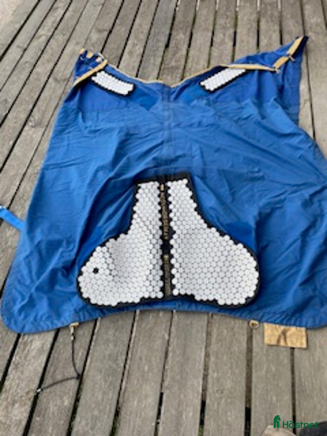 Täcken hästutrustning till salu: Accuhorsemat akupressurtäcke i Södertälje - Annons 3