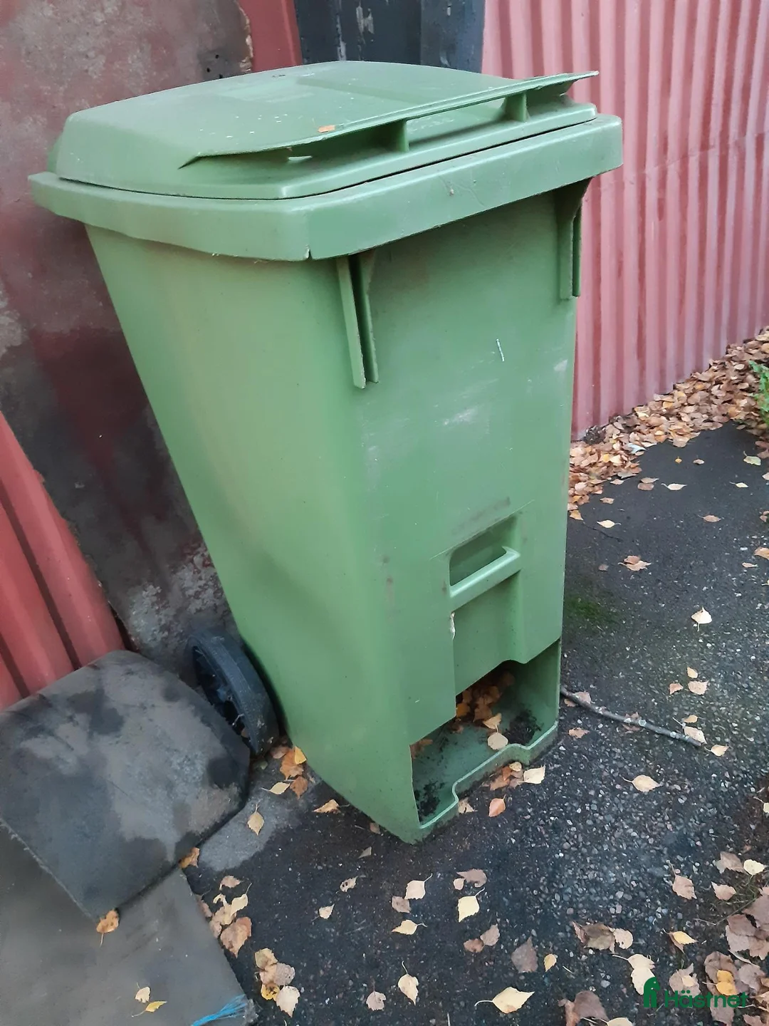 Övrig utrustning övrig utrustning till salu: Soptunnor till tex höautomat  - Annons 2