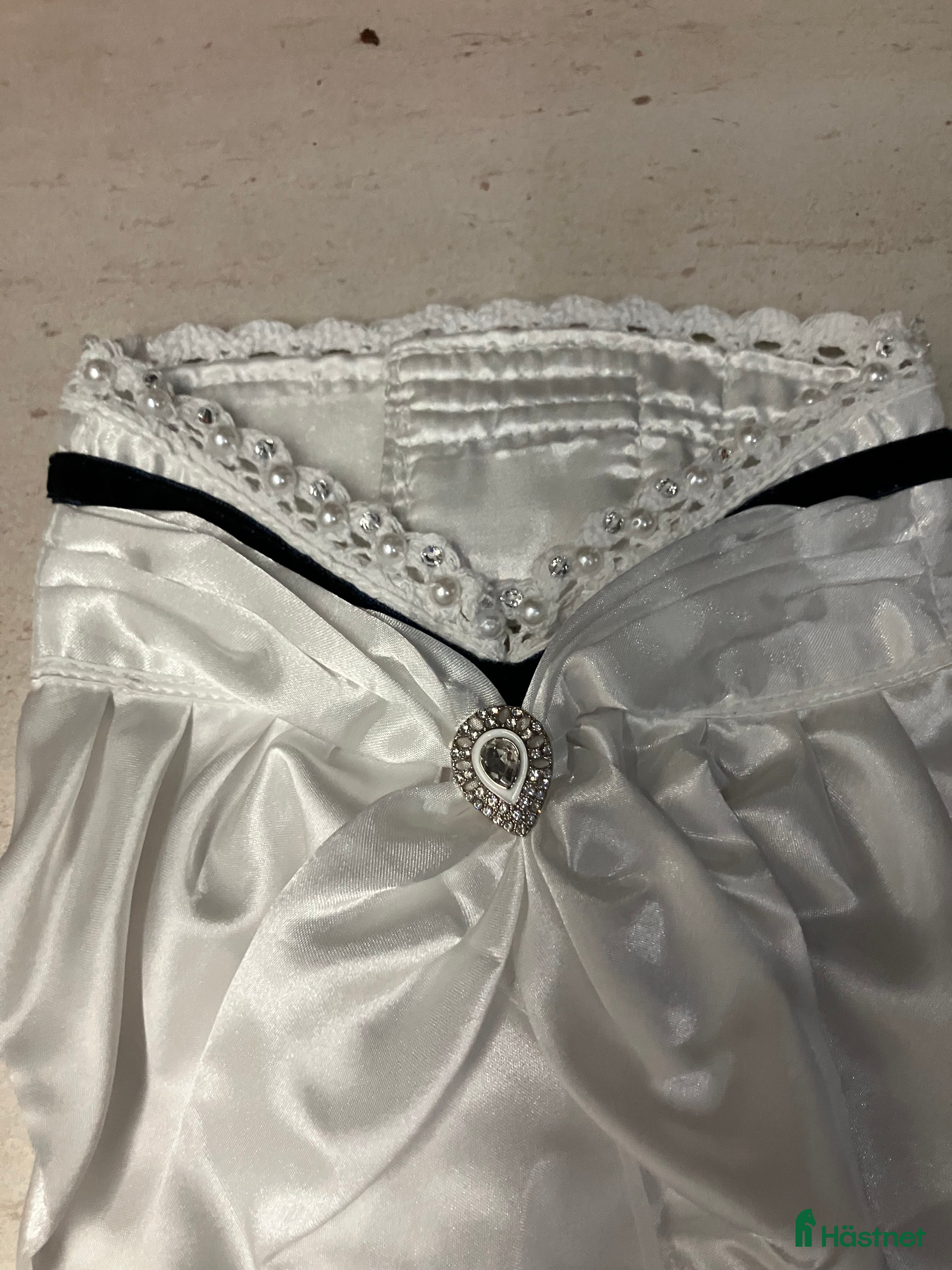 Jackor & Kavajer ryttarutrustning till salu: Plastrong  i Hammarö - Annons 3