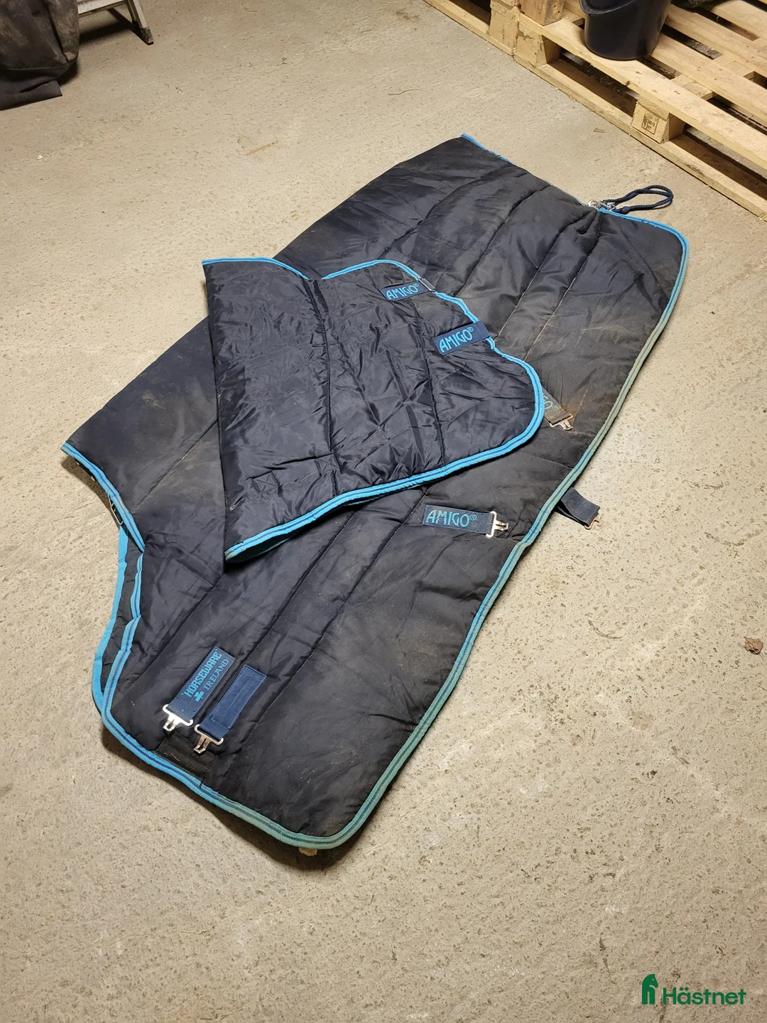 Täcken hästutrustning till salu: Amigo insulator 550 g i Vallentuna - Annons 1