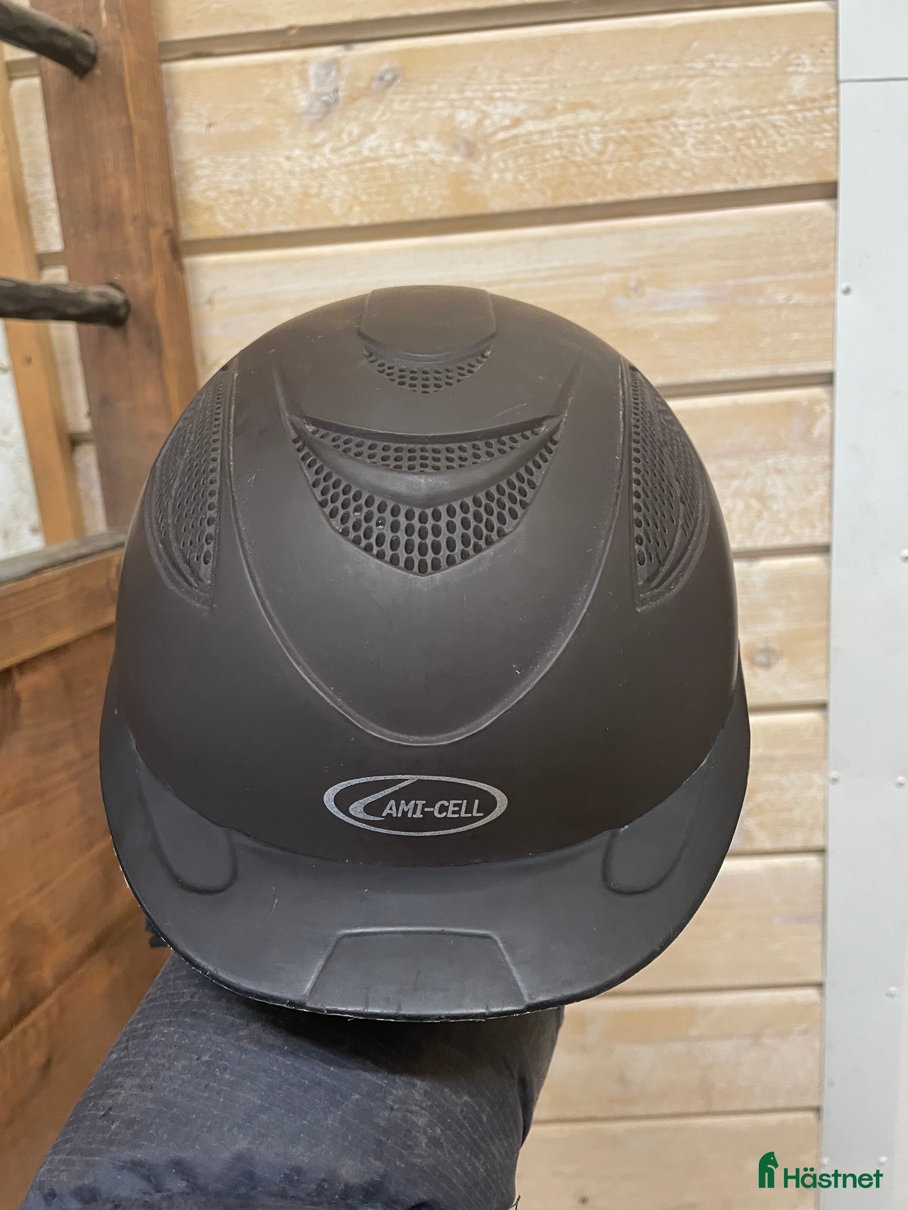 Hjälmar ryttarutrustning till salu: Ridhjälm stl 48-52 i Offerdal - Annons 1