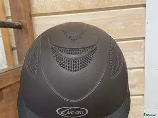 Hjälmar ryttarutrustning till salu: Ridhjälm stl 48-52 i Offerdal - Annons 7