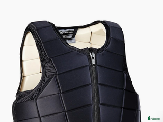 Säkerhetsvästar ryttarutrustning till salu: Racesafe väst i Tumba - Annons 10