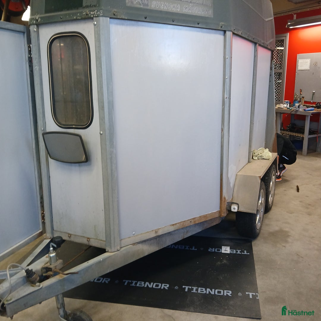 Hästtransporter  fordon & transport till salu: Värmlandsvagnen 1500 h2 i Motala - Annons 2