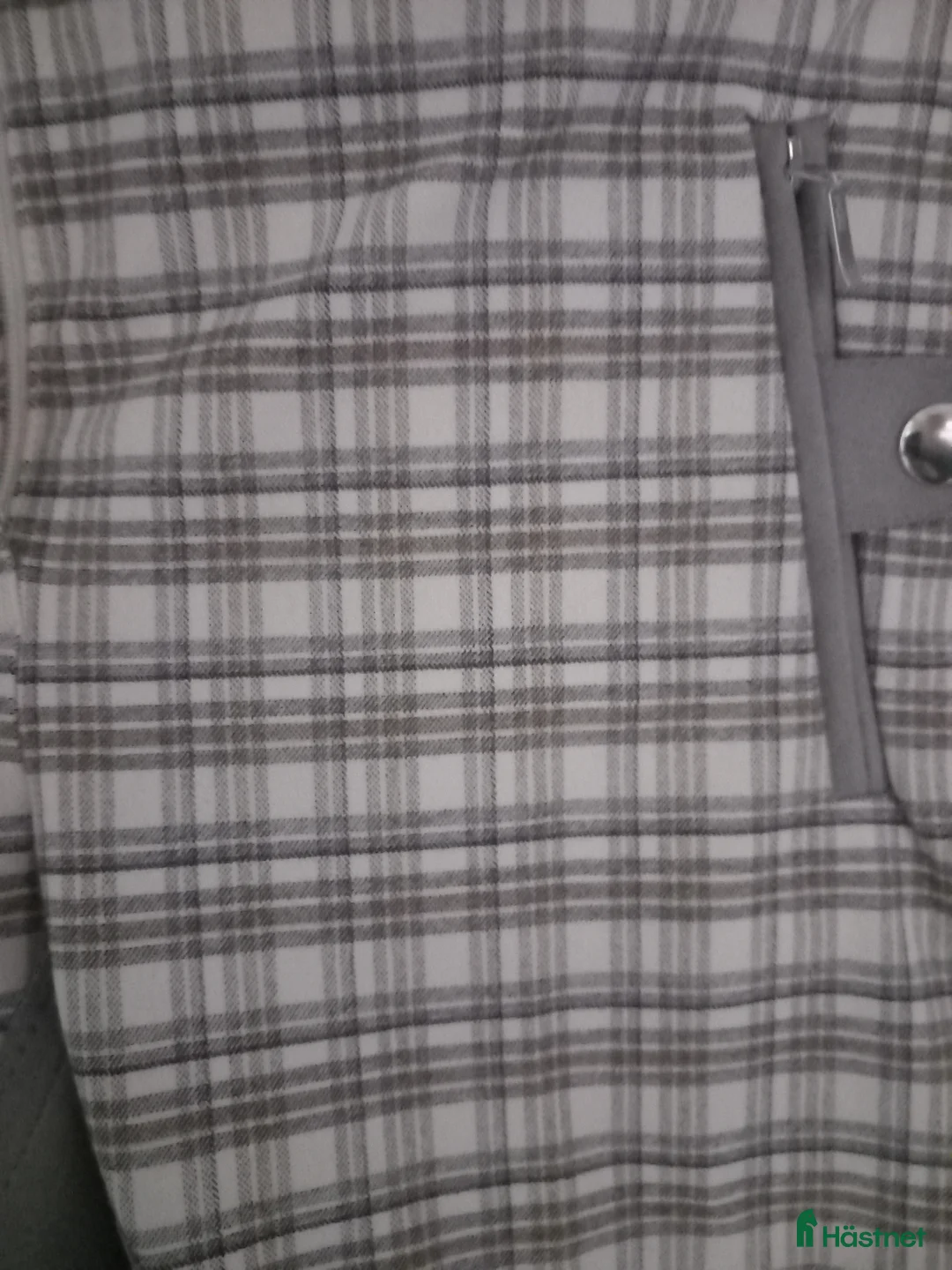 Ridbyxor ryttarutrustning till salu: Nya helskodda ridbyxor i Klässbol - Annons 4