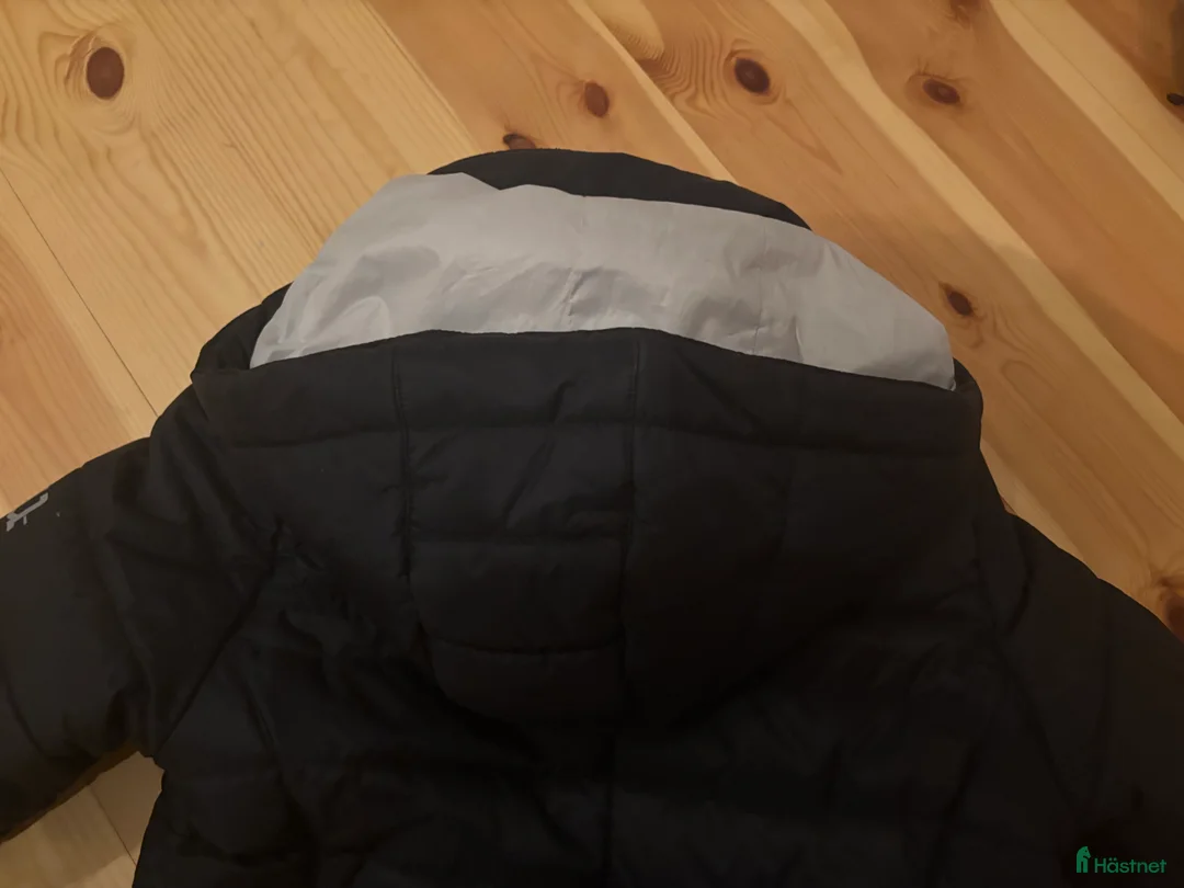 Jackor & Kavajer ryttarutrustning till salu: Helt ny uhip jacka  i Västerås - Annons 5