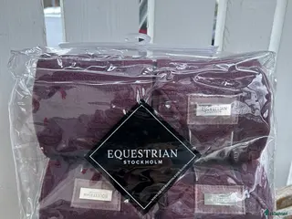 Benskydd hästutrustning Nya Equestrian Stockholm benlindor i Upplands Väsby - Annons 24