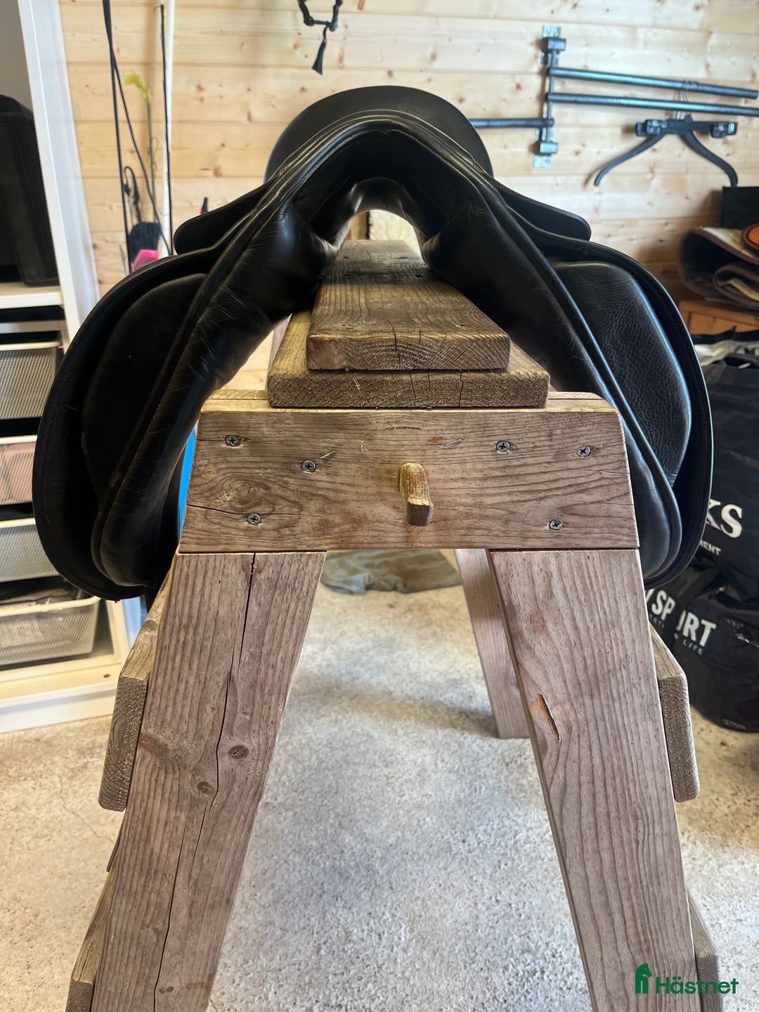 Sadlar hästutrustning till salu: Dressyrsadel i Diö - Annons 3