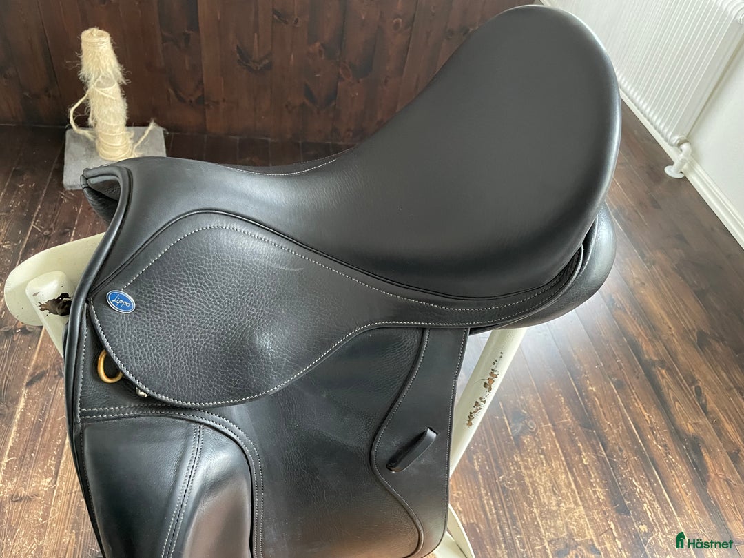 Sadlar hästutrustning till salu: Lippo Integro dressyr i Ängelholm - Annons 2