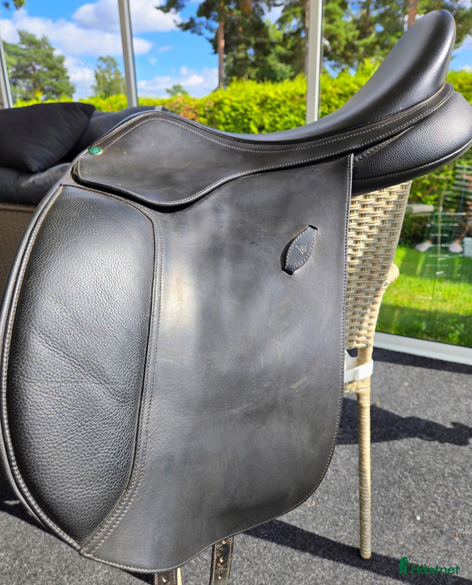Sadlar hästutrustning till salu: Arena Wide Dressage 18” - Annons 8