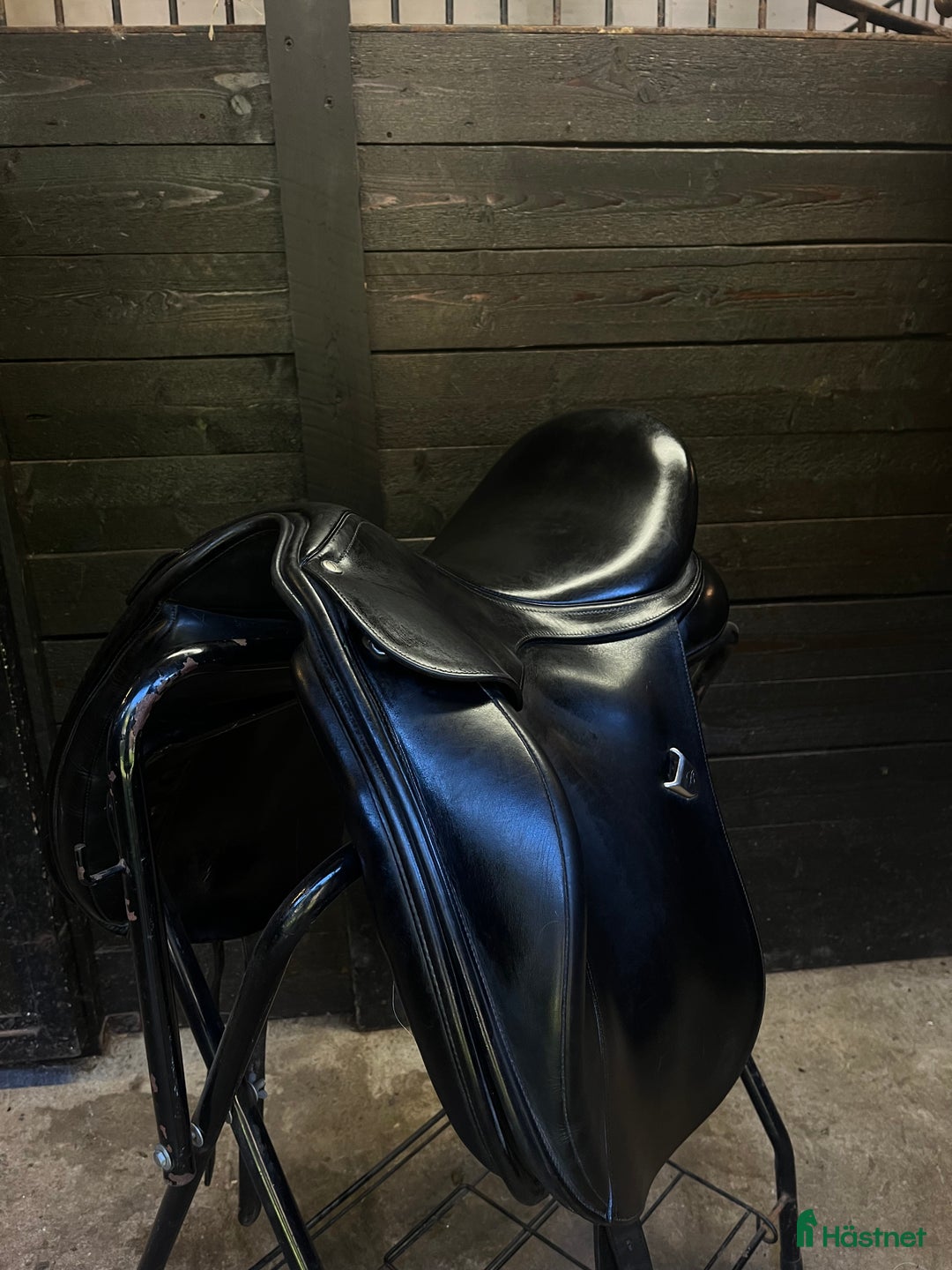 Sadlar hästutrustning till salu: Bates innova  i Bräkne-hoby - Annons 1