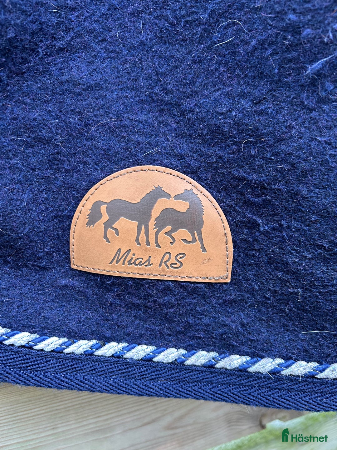 Täcken hästutrustning till salu: Mias Ull M i Mörarp - Annons 4