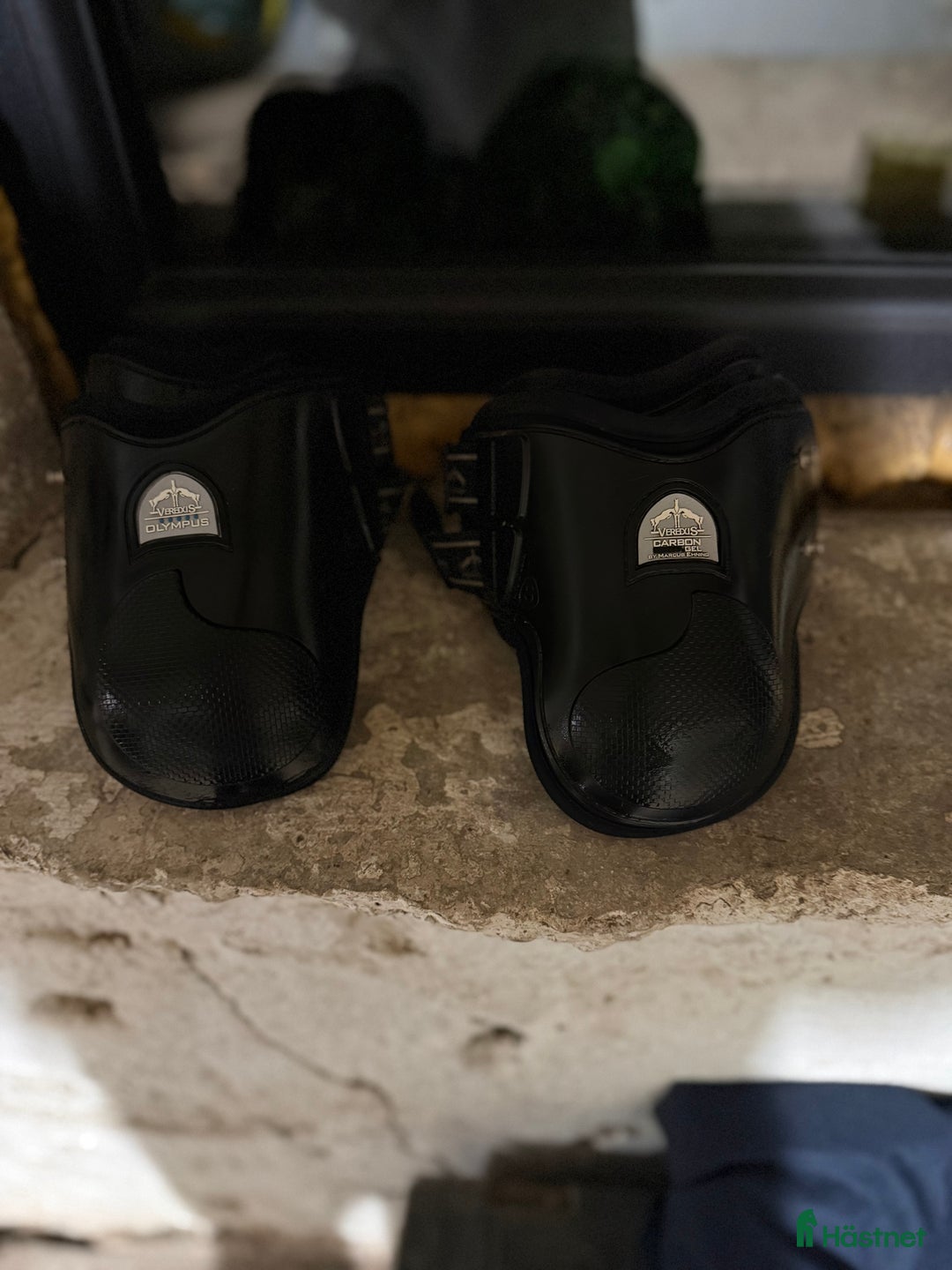 Benskydd hästutrustning till salu: Veredus svarta bakbensskydd i Tierp - Annons 5