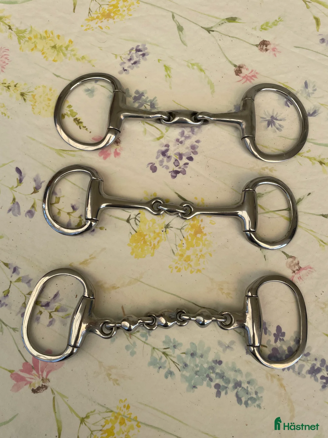 Träns hästutrustning till salu: Bett i olika stl i Tygelsjö - Annons 1