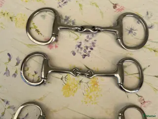 Träns hästutrustning till salu: Bett i olika stl i Tygelsjö - Annons 2