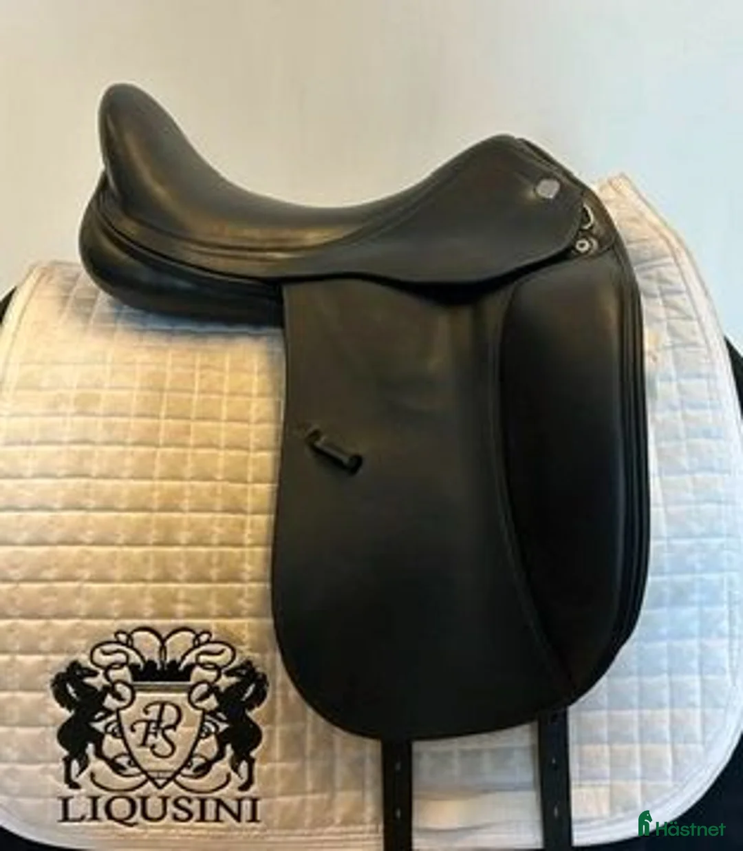 Sadlar hästutrustning till salu: Dressyrsadel Prestige D1 17" - Annons 1